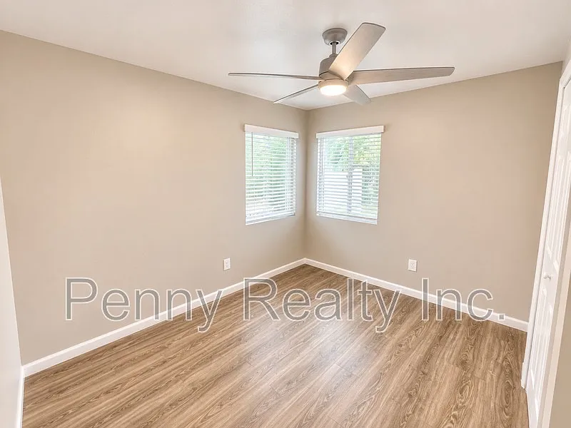2 bed, 800 sqft, $2,600 — Photo 1