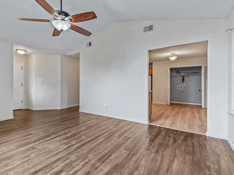 14 Susquehanna Trl — Photo 8