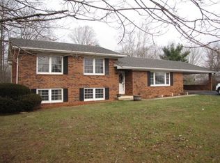 214 Briarwood Ln, Rural Retreat, VA 24368