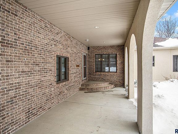 2nd image of 5504 S Seabrook Cir