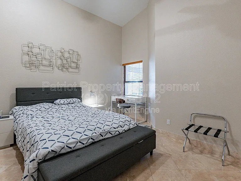 9910 E Sutton Dr — Photo 22