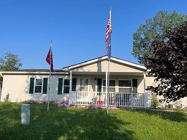 1st image of 36 Fountain Lake Dr