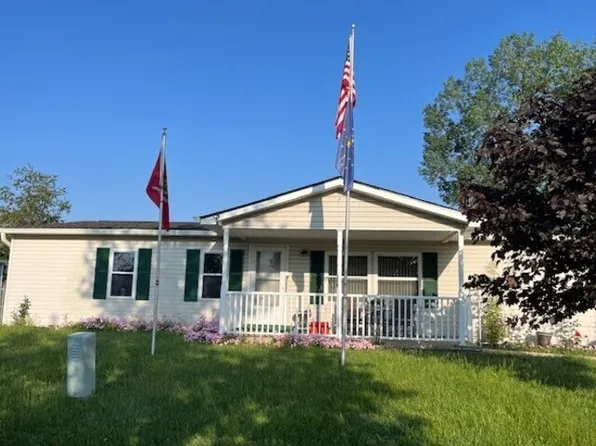 36 Fountain Lake Dr, Greenfield, IN 46140