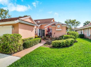 5550 Royal Lake Cir, Boynton Beach, FL 33437