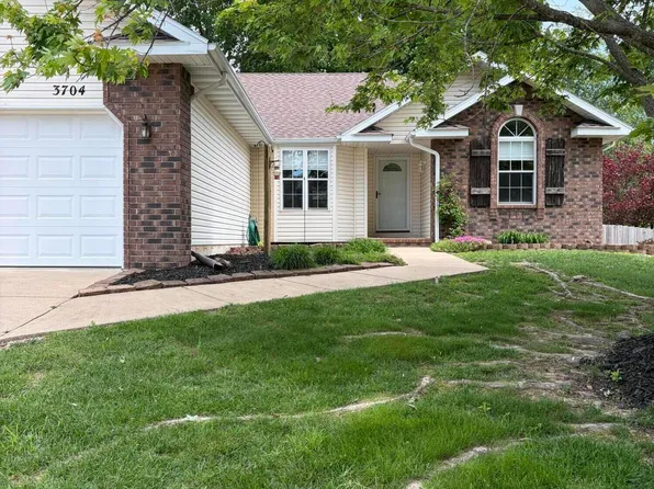 3704 N 10th Street, Ozark, MO 65721