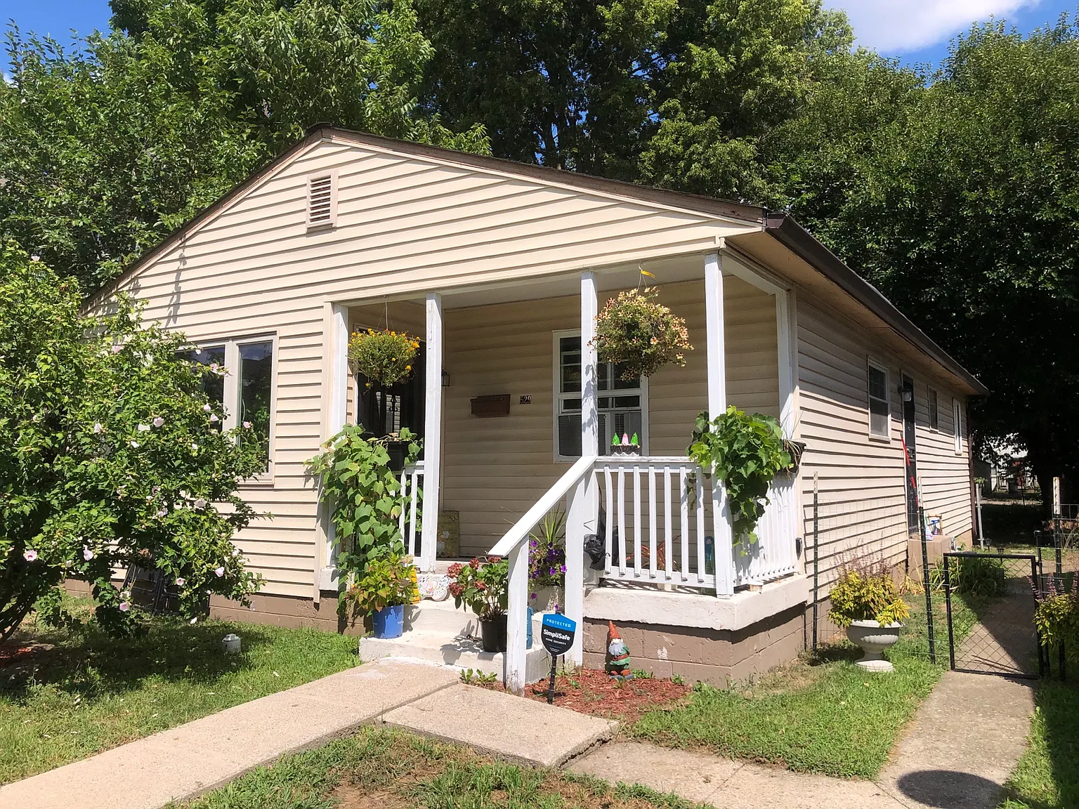 529 N Sheffield Ave photo 1
