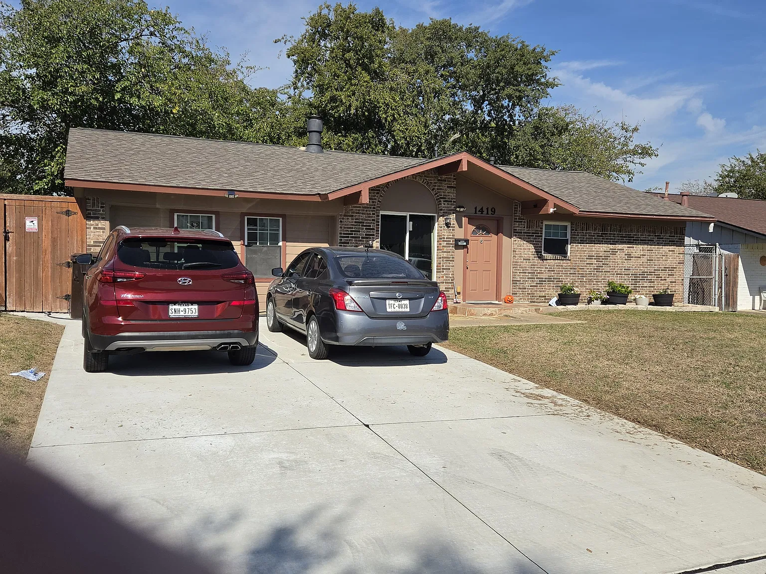 1419 Ridgecrest Dr — Photo 2