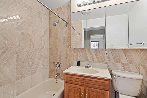 Rented by Nest Seekers International | media 29