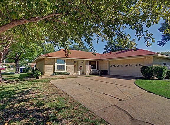 4th image of 1302 Rockledge Dr