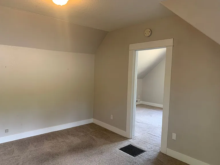 606 W 10th Ave — Photo 15