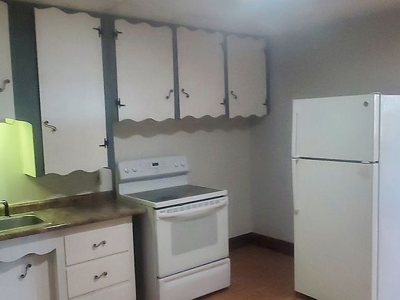 2nd image of 331 Pleasant St #12