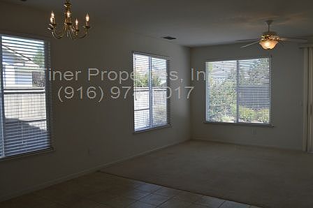 4th image of 230 Pelican Bay Cir