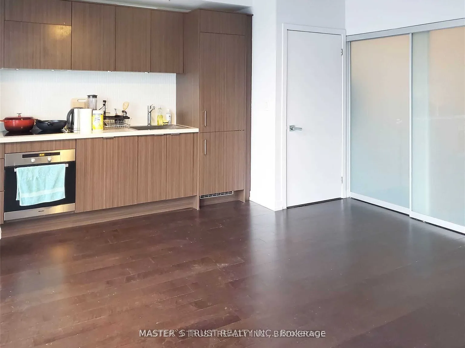 1 bed, $2,400 — Photo 4