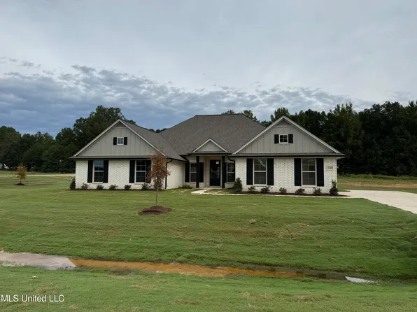 13600 Pebble Ridge Dr, Byhalia, MS 38611
