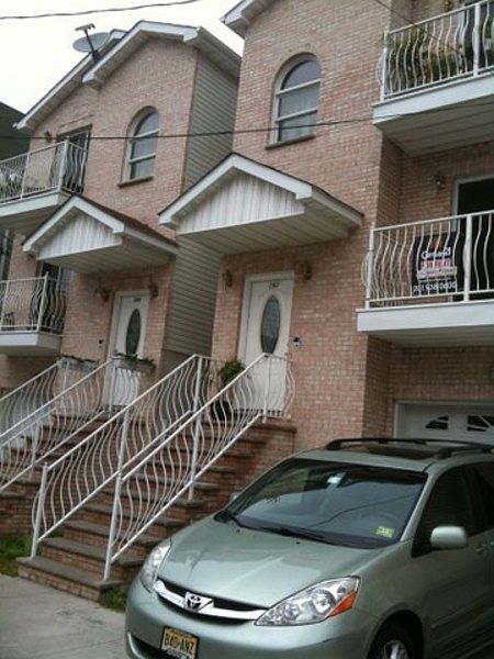 2nd image of 202 Linden Ave
