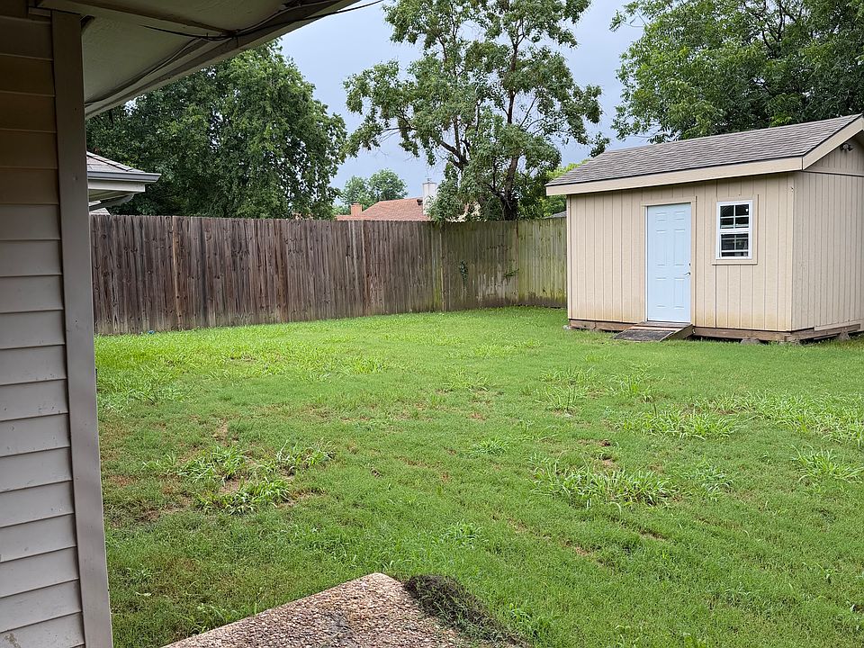 1st image of 310 Kalmia Dr