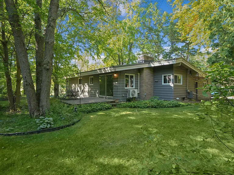 6100 Packer Dr NE — Photo 4