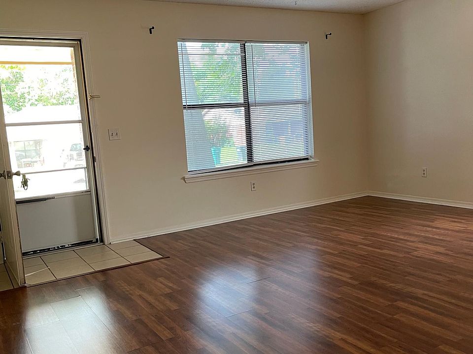 1st image of 2404 W Mary Dr