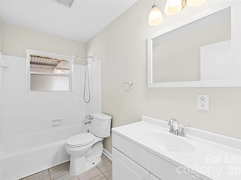 4033 Woodgreen Ter — Photo 18