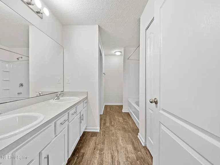 8279 Meadow Walk Ln — Photo 24