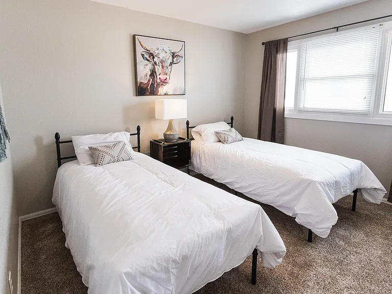613 Killarney Dr — Photo 7