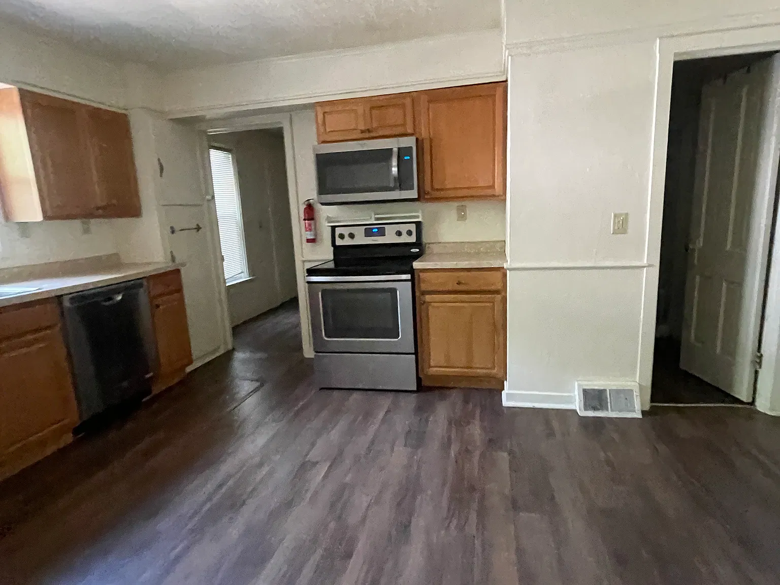 163 N Prairie St — Photo 2
