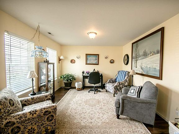 5th image of 2810 S Tacoma Pl