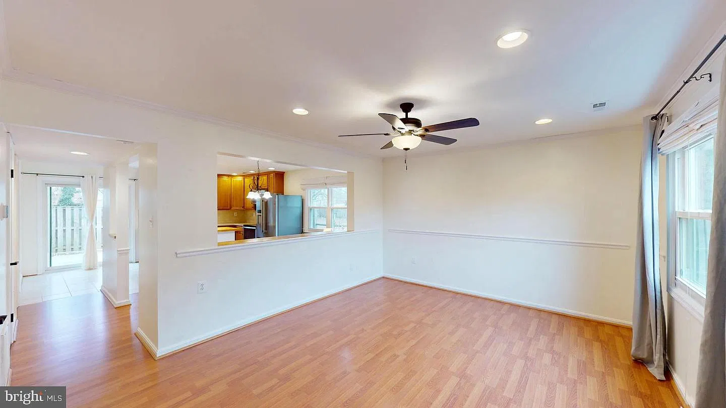 3 bed, 2.5 bath, 1408 sqft, $2,475 — Photo 4