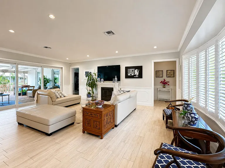 1111 SW Pepperridge Ter — Photo 4