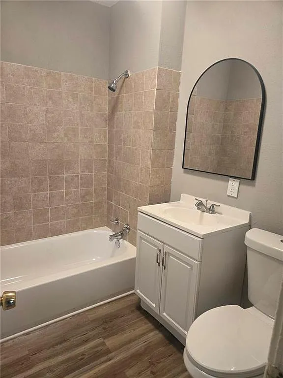 3 bed, 1104 sqft, $1,300 — Photo 4