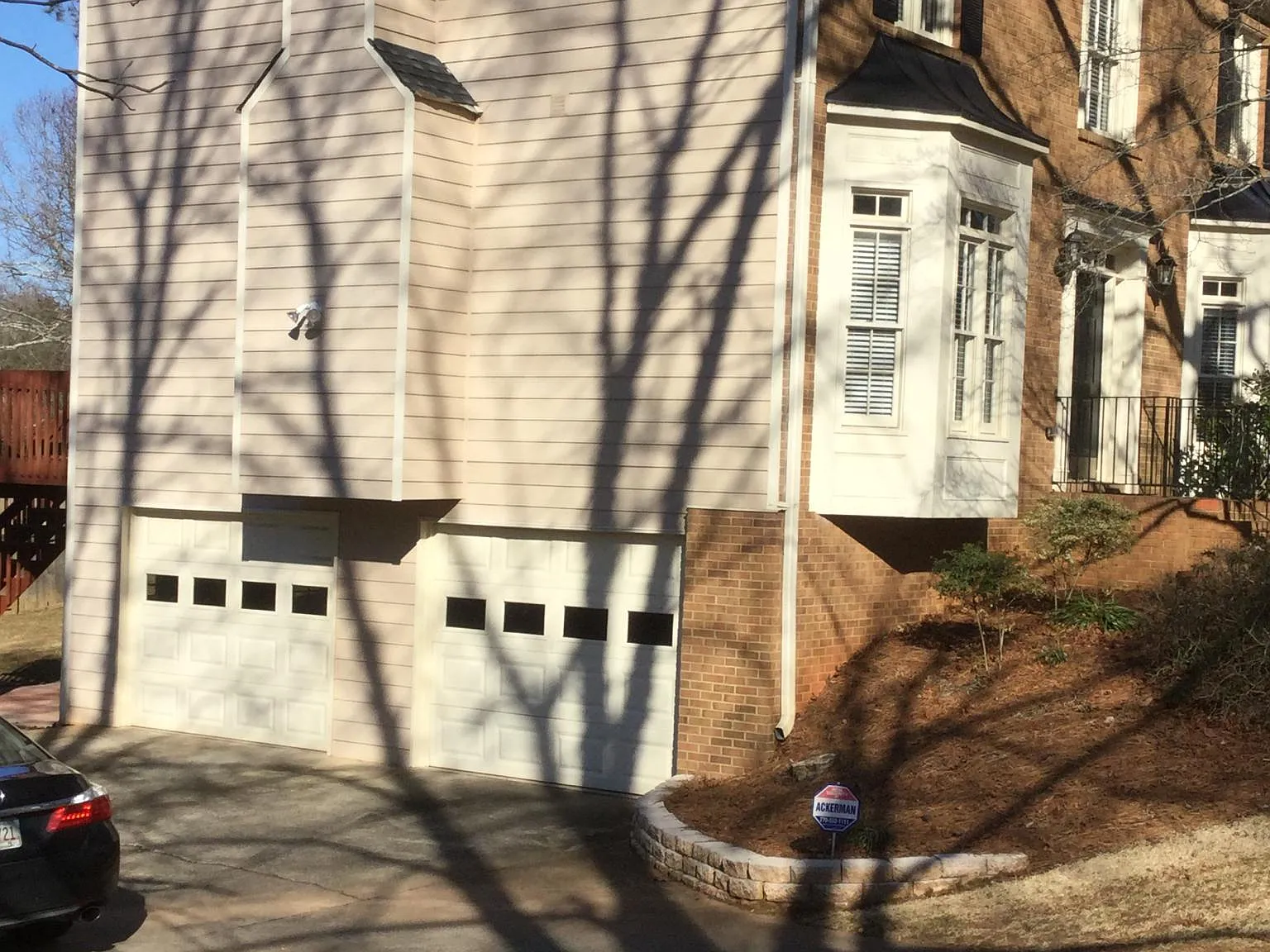 3 bed, 2300 sqft, $2,500 — Photo 2