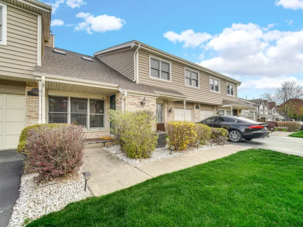 1900 Wisteria Ct APT 5, Naperville, IL 60565