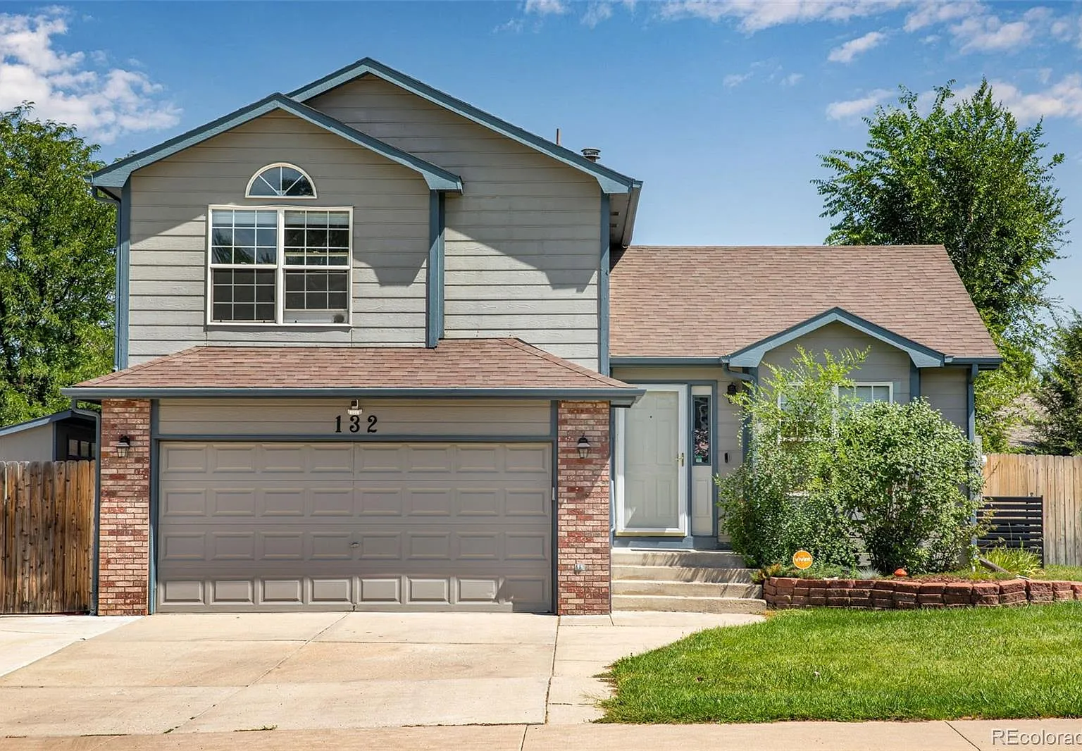 4 bed, 2.5 bath, 1896 sqft, $3,140 — Photo 2