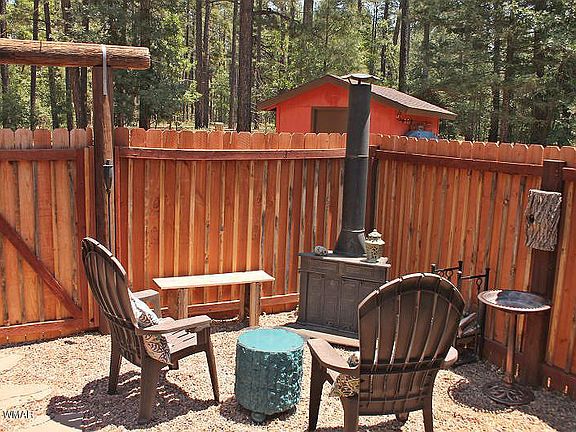 2nd image of 1070 E Malapai Dr