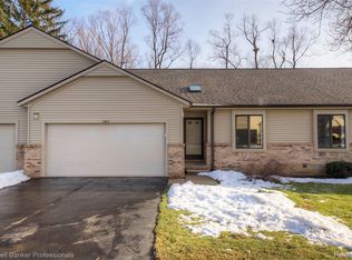1964 Pine Ct, Waterford, MI 48328