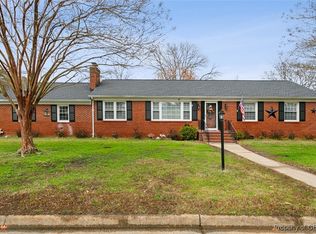 1 Berwick St, Poquoson, VA 23662