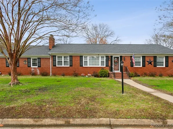 1 Berwick St, Poquoson, VA 23662