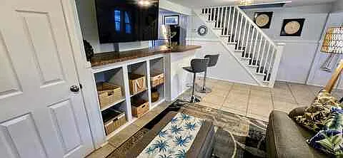 3 bed, 1.5 bath, 900 sqft, $2,500 — Photo 3