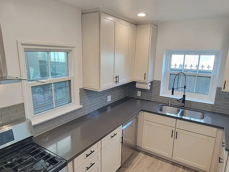 133 N Kings Rd #1/2 — Photo 14