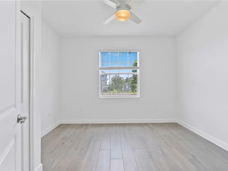 15077 Jadestone Dr — Photo 4