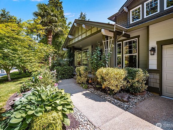 4th image of 10609 83rd Avenue SW