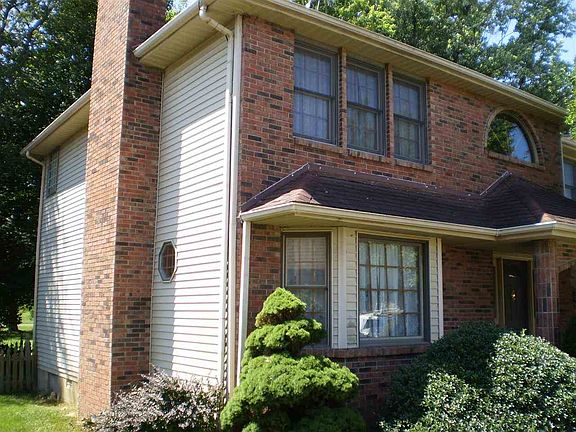 3rd image of 3951 N Feerwood Ct