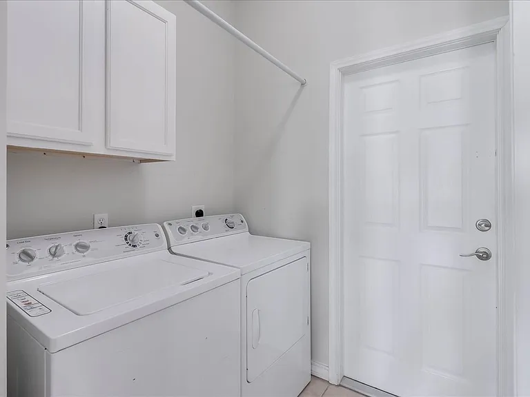 15513 Palmira Ave #B — Photo 3