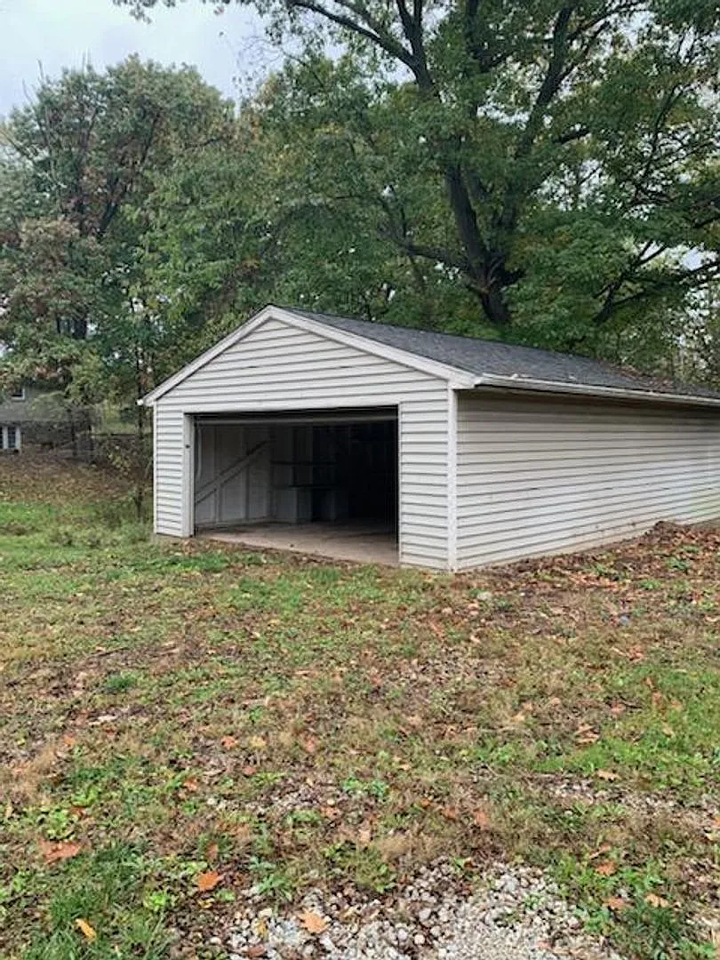 Private 4 Bedroom 2 1/2 Bath House — Photo 3