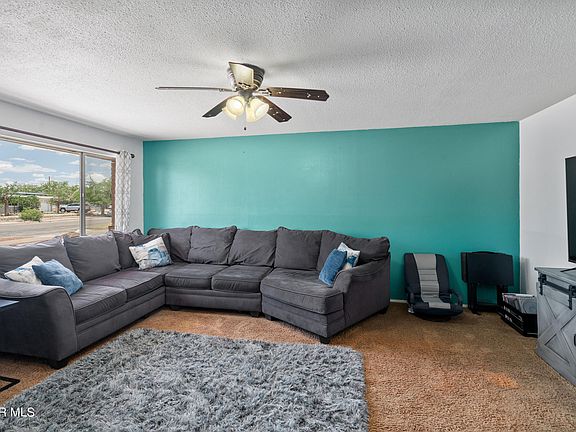 3rd image of 9564 Japonica St