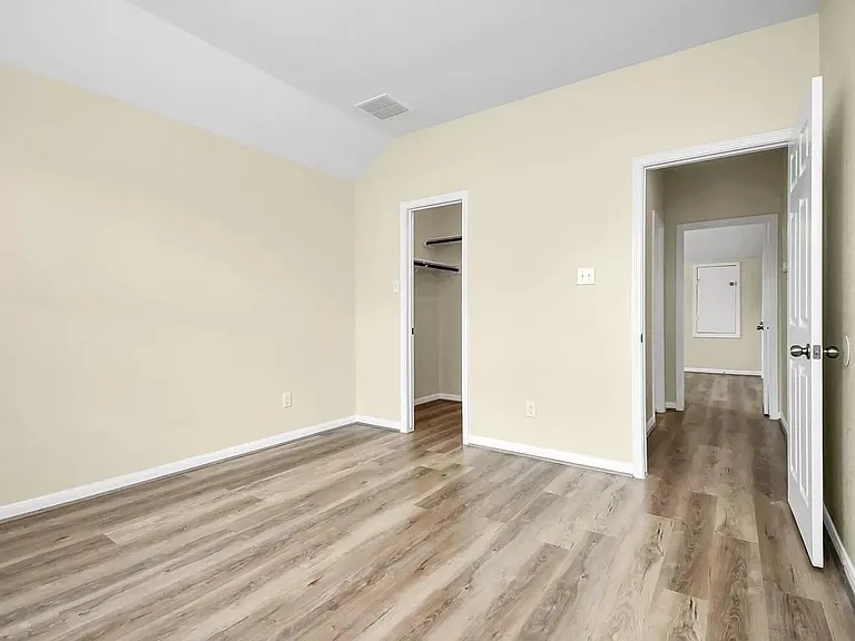 6315 Bain Dr — Photo 39