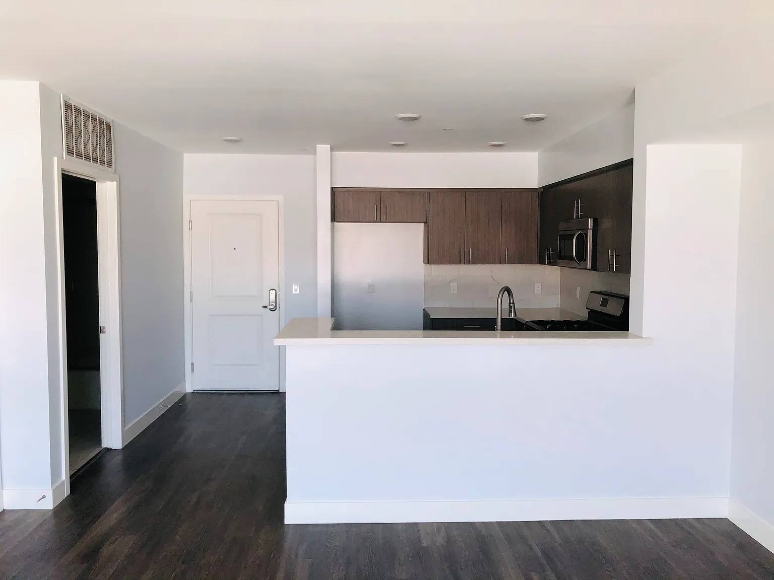 1 bed, $1,900 — Photo 3