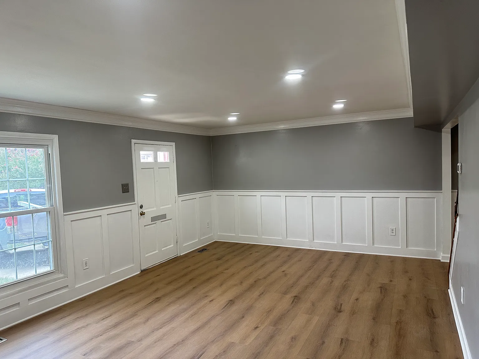 4 bed, 1.5 bath, 2040 sqft, $3,200 — Photo 3