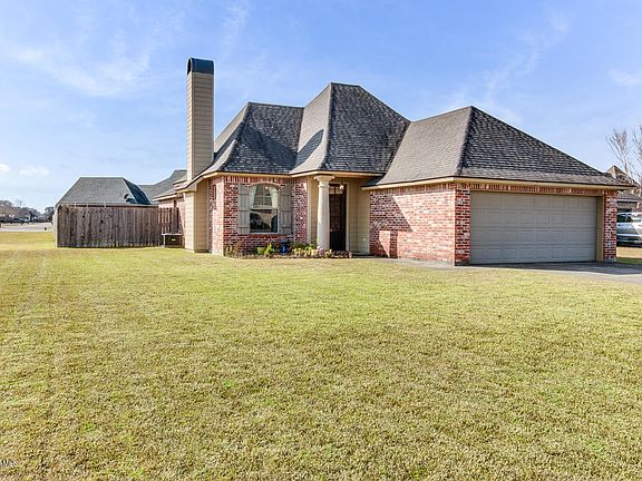 2nd image of 113 Legend Creek Dr