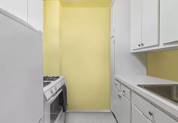 4th image of 185 W Houston St APT 5K